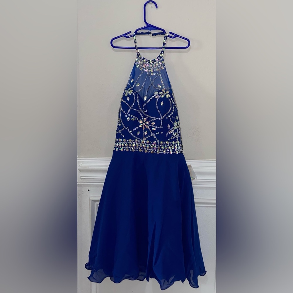 Brand new dress, never worn, works for prom and dances, weddings bridals.